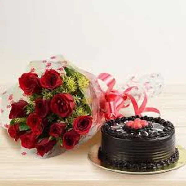 Red Rose Bouquet And Chocolate Cake