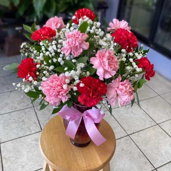 Pw-pink-red-carnations-vase
