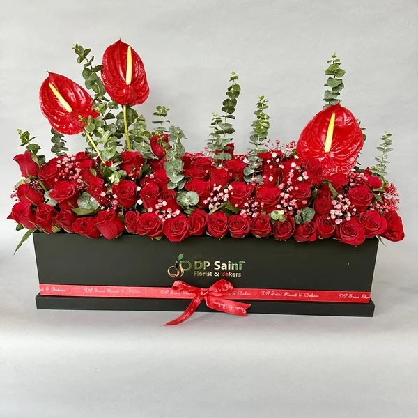 Elegant Red Roses in a Box